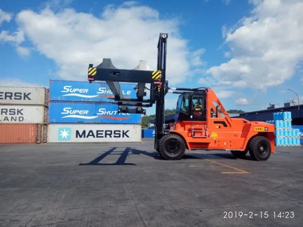 Chariot élévateur 30 tonne wz épandeur de levage supérieur pour la manutention de conteneurs