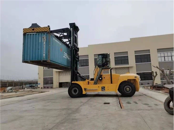 SOCMA 45 Tonnes 45t Container Reach Stacker Container Handler Chargeur supérieur
